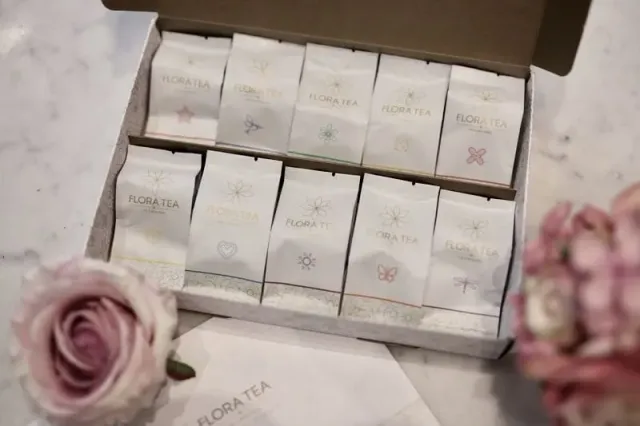 Flora tea Presentation giftbox theebloemen 10 stuks assortiment