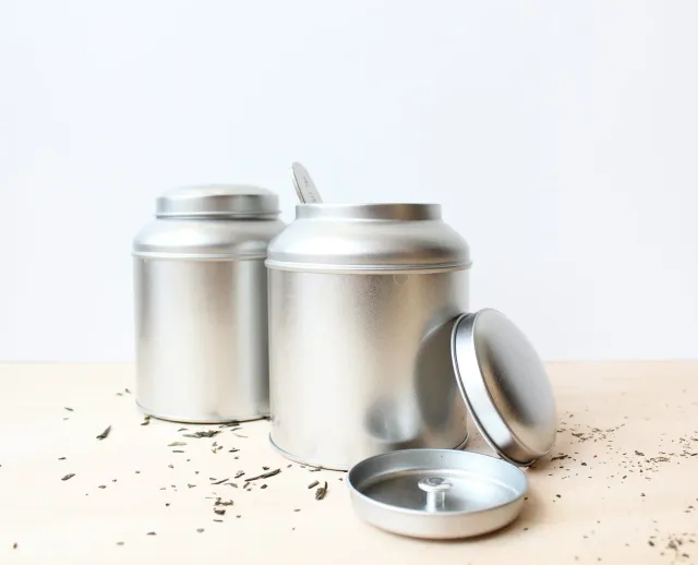 Tea Leafs Melkbus theeblik zilver 100 gram losse thee