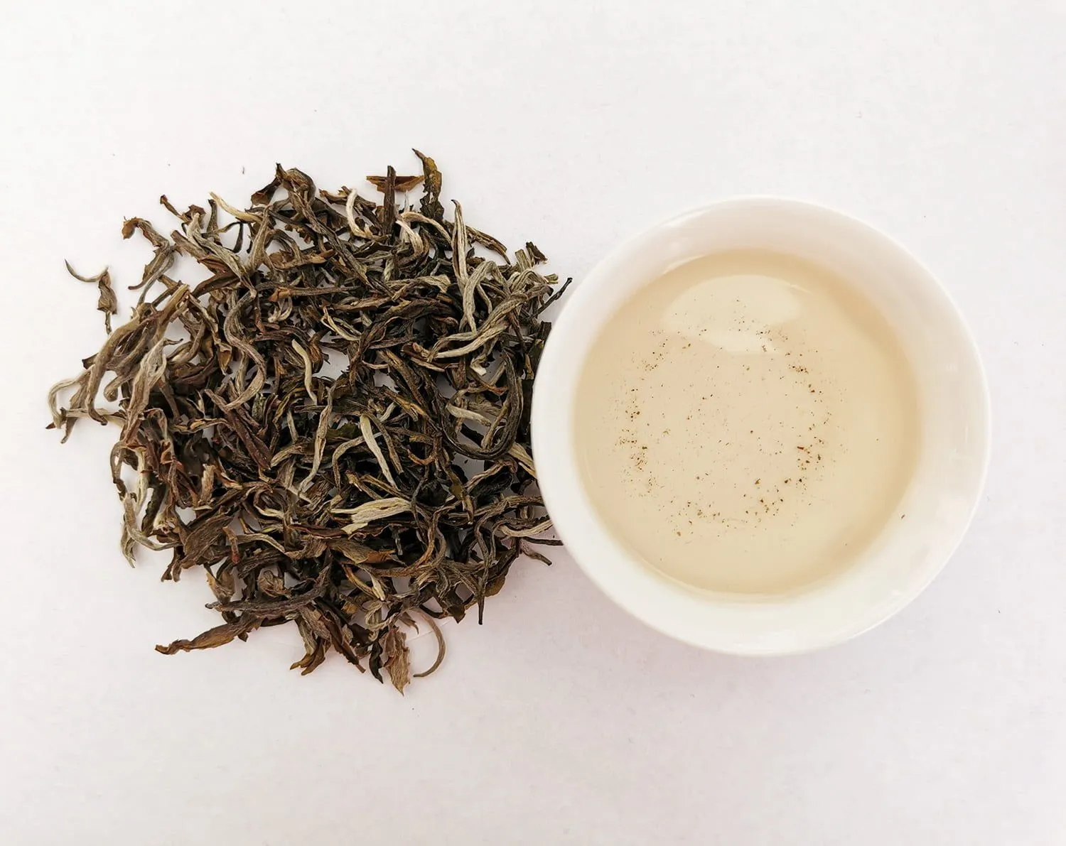 Tea Leafs White Snow Buds witte thee buds fruitig
